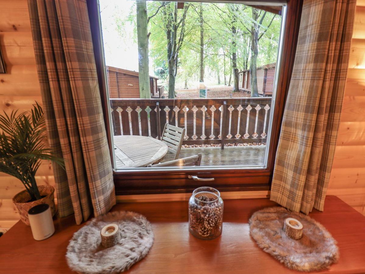 Leafy Hollow Lodge Louth  Bagian luar foto