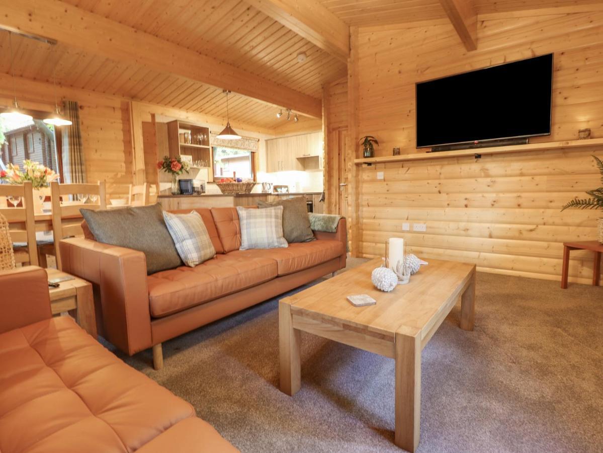 Leafy Hollow Lodge Louth  Bagian luar foto