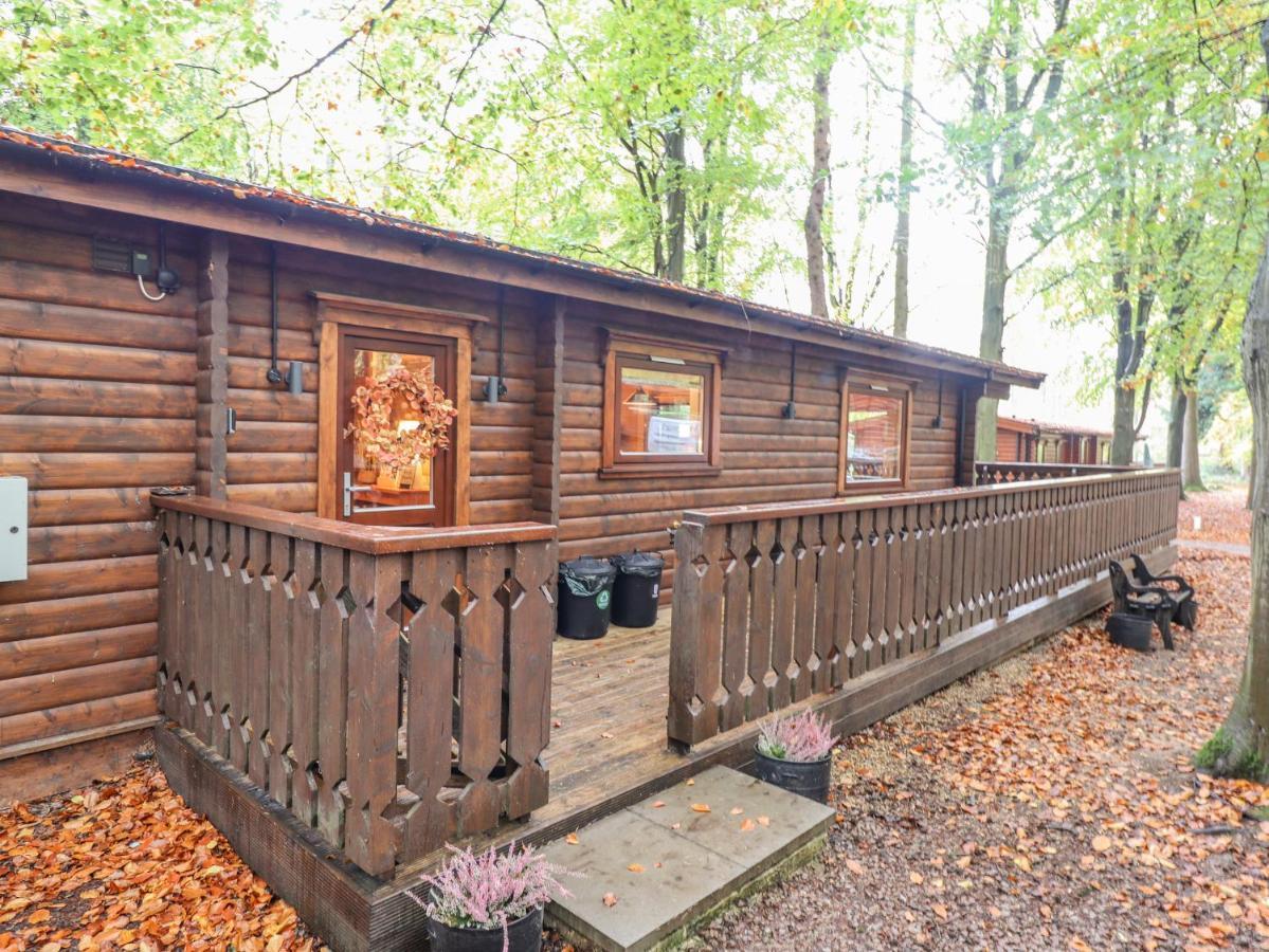 Leafy Hollow Lodge Louth  Bagian luar foto
