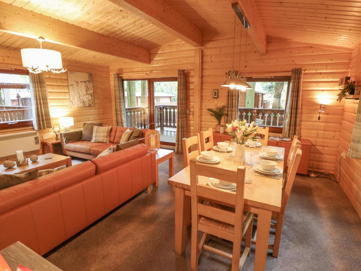 Leafy Hollow Lodge Louth  Bagian luar foto
