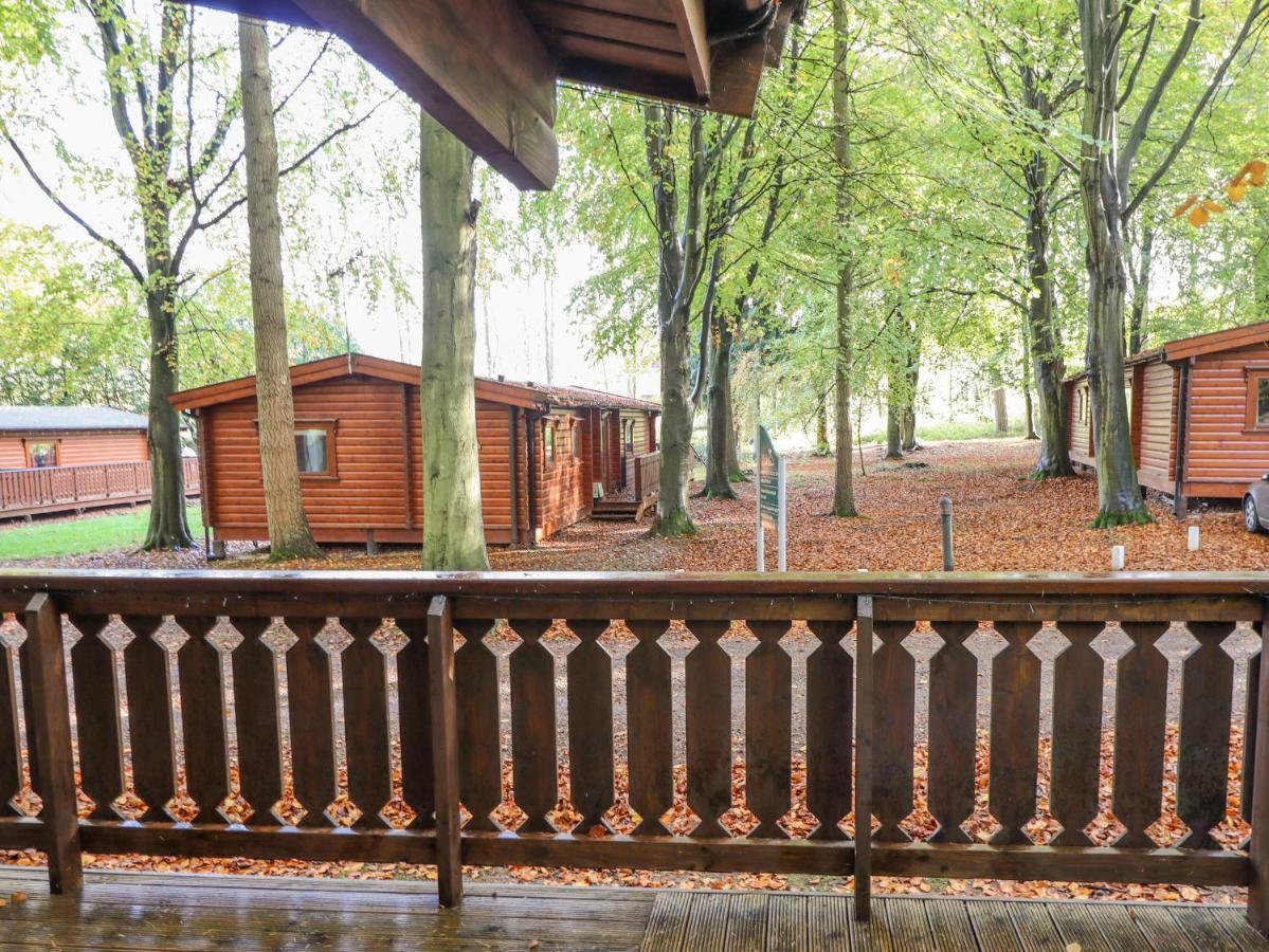 Leafy Hollow Lodge Louth  Bagian luar foto