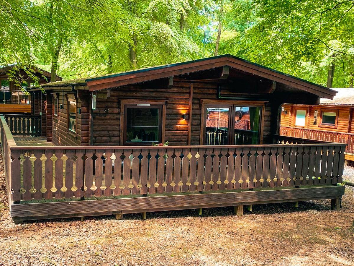 Leafy Hollow Lodge Louth  Bagian luar foto